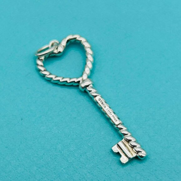 TIFFANY & Co SS Twist Rope Heart Key Charm EUC - Picture 5 of 5